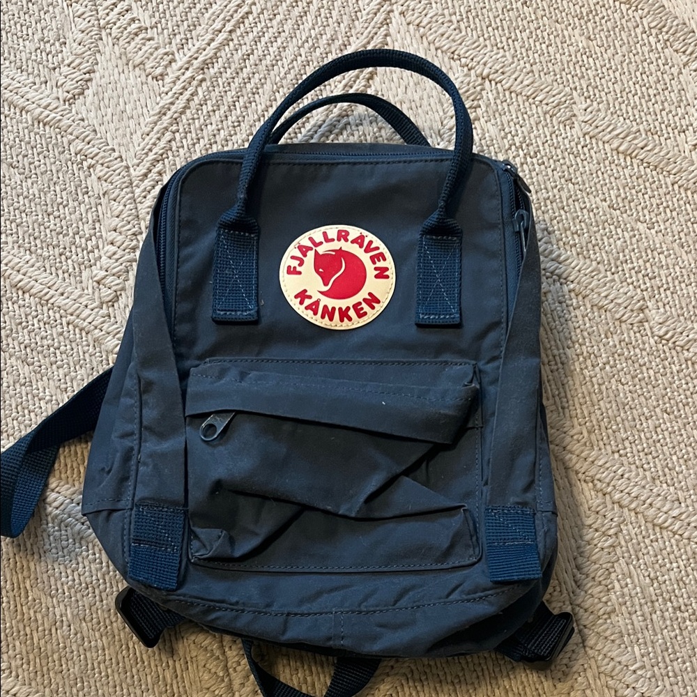 Fjallraven Kånken Classic Navy Backpack